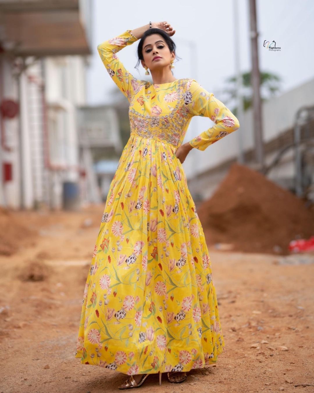 ആറ്റിറ്റിയൂഡ്... ആറ്റിറ്റിയൂഡ്; പ്രിയാമണിയുടെ പുത്തന്‍ ചിത്രങ്ങള്‍ കണ്ടോ