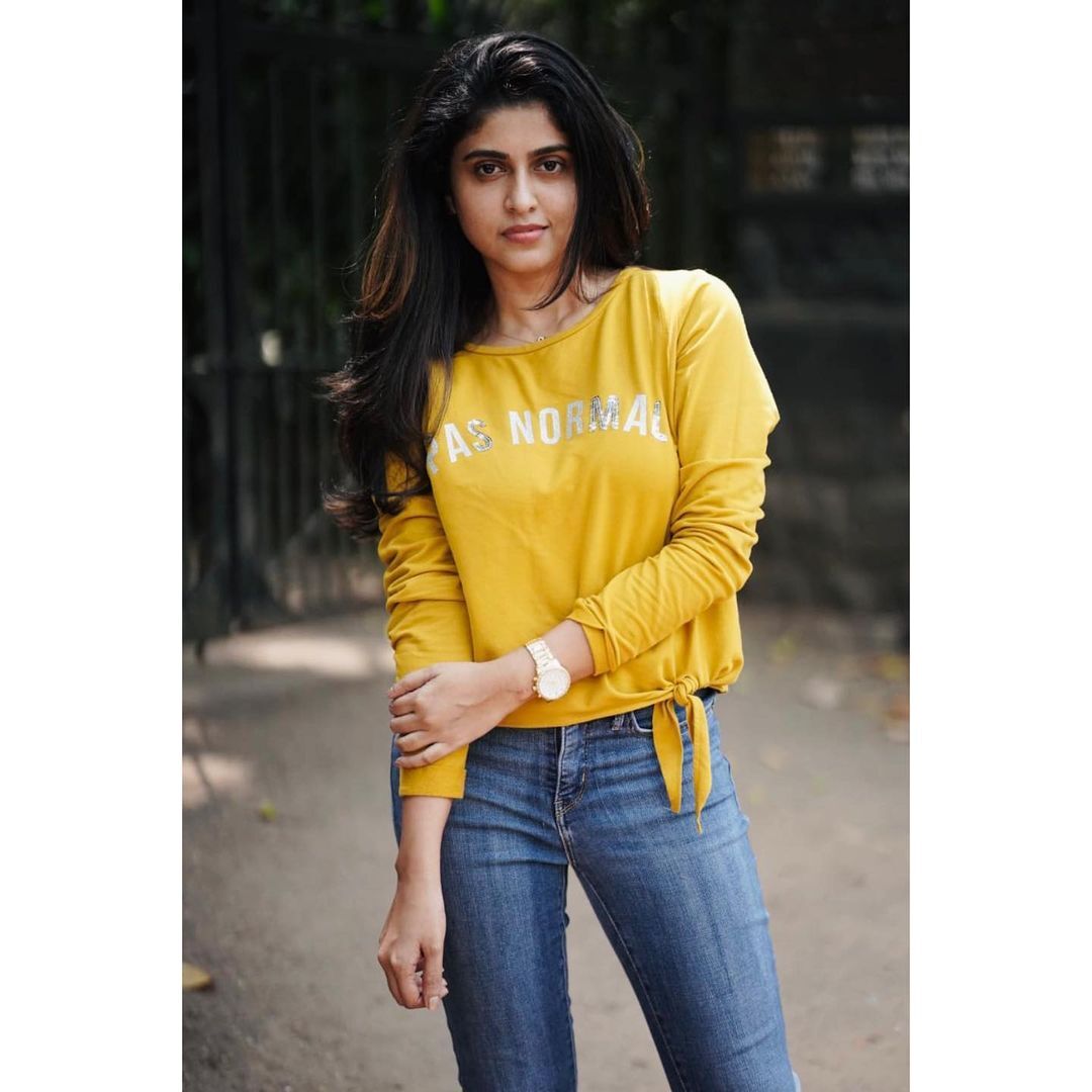 ചുവന്ന സാരിയില്‍ രസ്‌ന പവിത്രന്‍, മനം നിറയെ മധുര സ്മൃതി വിഷു ആശംസകളും, കാണാം ചിത്രങ്ങൾ 