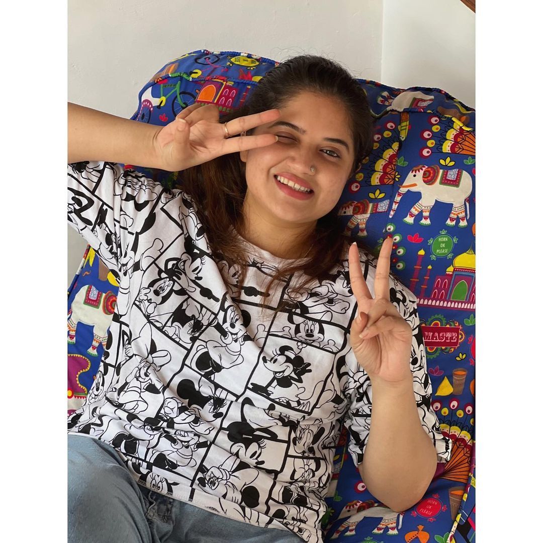 എങ്ങനെയുണ്ട് പുതിയ ബീന്‍ ബാഗ് എന്ന് ഷഫ്‌ന, കലക്കിയെന്ന് ആരാധകര്‍