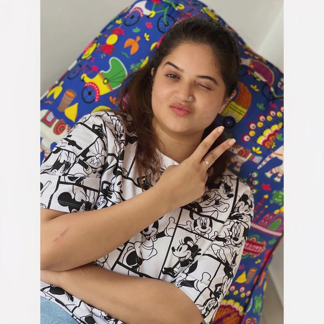 എങ്ങനെയുണ്ട് പുതിയ ബീന്‍ ബാഗ് എന്ന് ഷഫ്‌ന, കലക്കിയെന്ന് ആരാധകര്‍