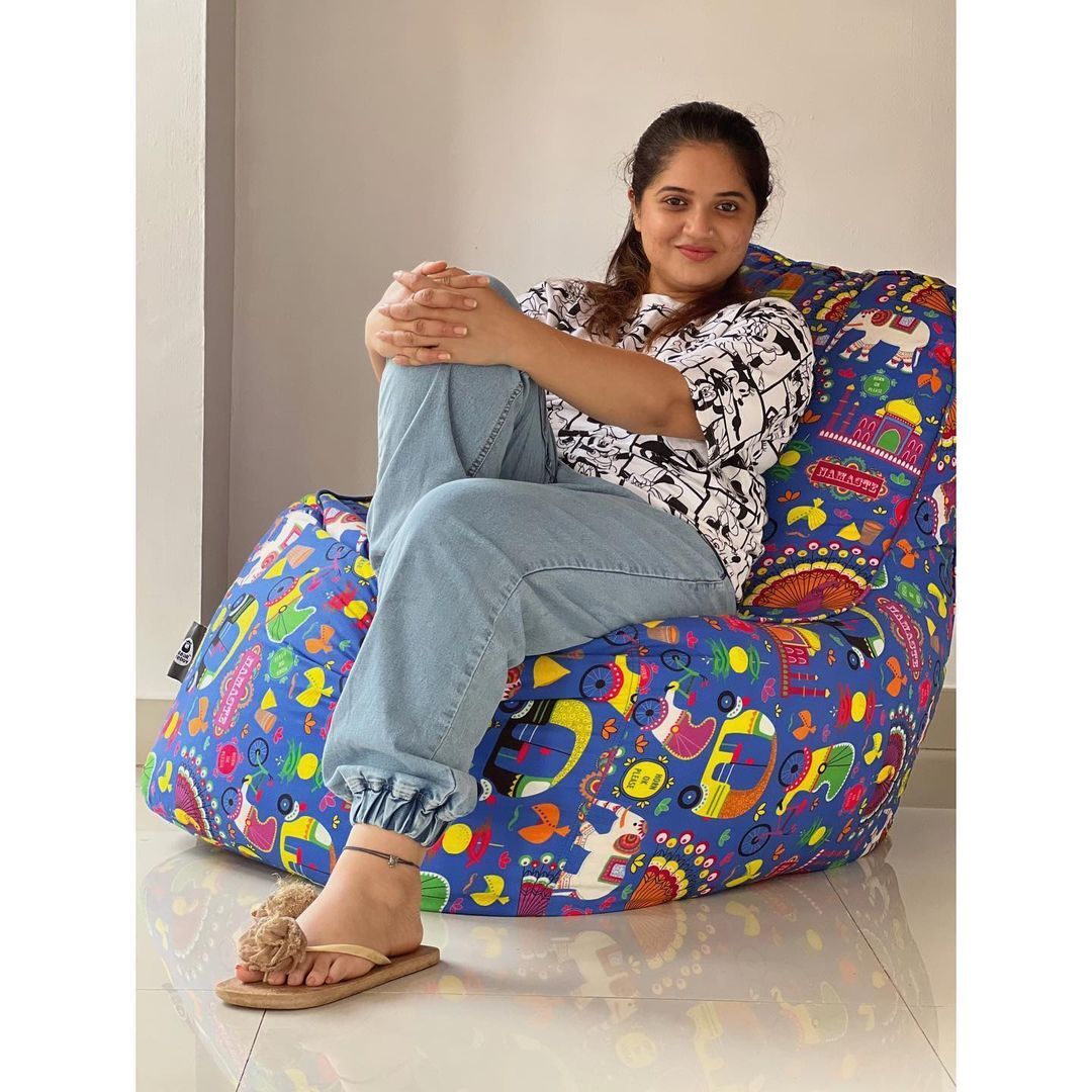 എങ്ങനെയുണ്ട് പുതിയ ബീന്‍ ബാഗ് എന്ന് ഷഫ്‌ന, കലക്കിയെന്ന് ആരാധകര്‍