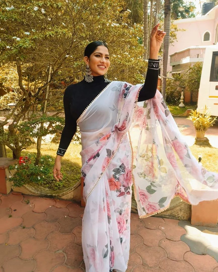 ഇതാണല്ലേ ക്ലാസിക് ബ്യൂട്ടി....സ്വാസികയുടെ പുതിയ ചിത്രങ്ങള്‍ ഏറ്റെടുത്ത് ആരാധകര്‍