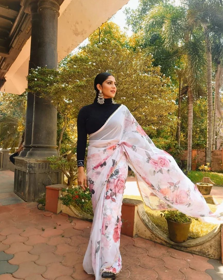 ഇതാണല്ലേ ക്ലാസിക് ബ്യൂട്ടി....സ്വാസികയുടെ പുതിയ ചിത്രങ്ങള്‍ ഏറ്റെടുത്ത് ആരാധകര്‍