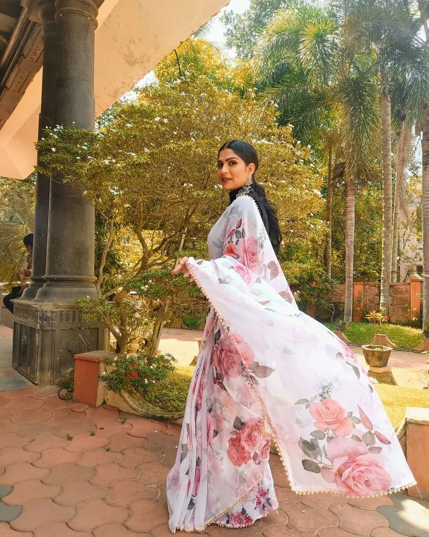 ഇതാണല്ലേ ക്ലാസിക് ബ്യൂട്ടി....സ്വാസികയുടെ പുതിയ ചിത്രങ്ങള്‍ ഏറ്റെടുത്ത് ആരാധകര്‍