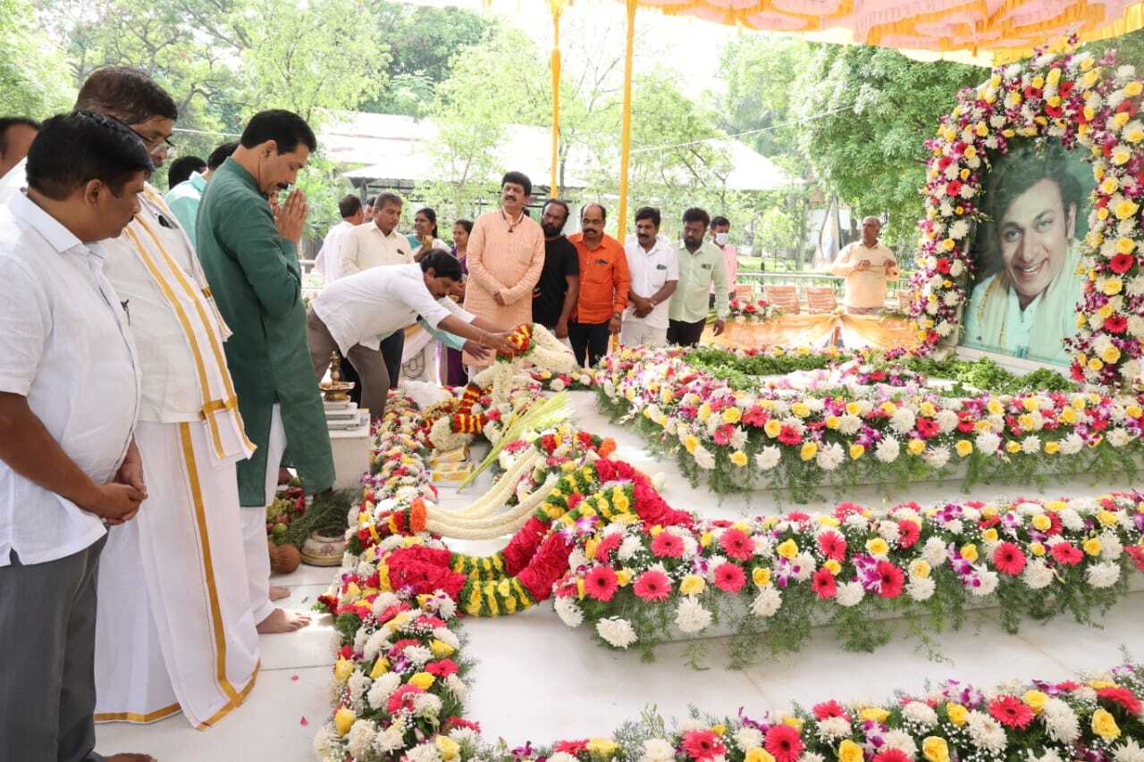 ಚಿತ್ರಗಳು; ಡಾ. ರಾಜ್‌ಕುಮಾರ್ ರಥೋತ್ಸವಕ್ಕೆ ಕಟೀಲ್ ಚಾಲನೆ 