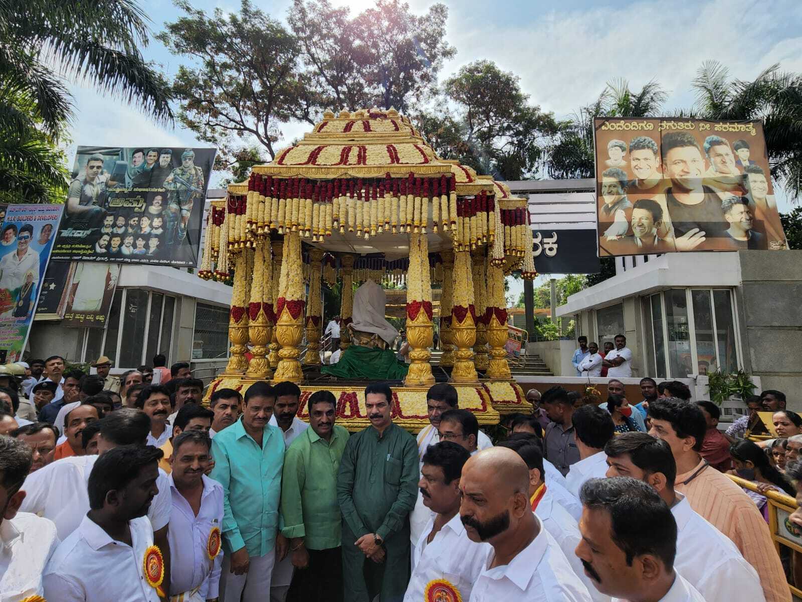 ಚಿತ್ರಗಳು; ಡಾ. ರಾಜ್‌ಕುಮಾರ್ ರಥೋತ್ಸವಕ್ಕೆ ಕಟೀಲ್ ಚಾಲನೆ 