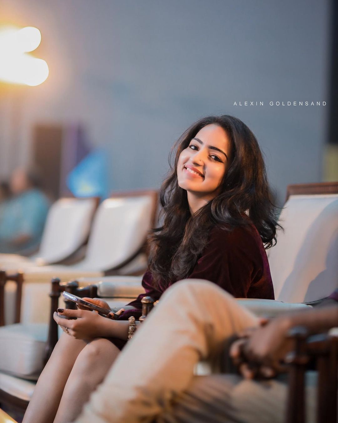 'റിയലി ഹോട്ട്'... യെല്ലോയിൽ മാളവിക മേനോന്റെ ഗ്ലാമർ ഫോട്ടോഷൂട്ട്, വൈറൽ ചിത്രങ്ങൾ കാണാം
