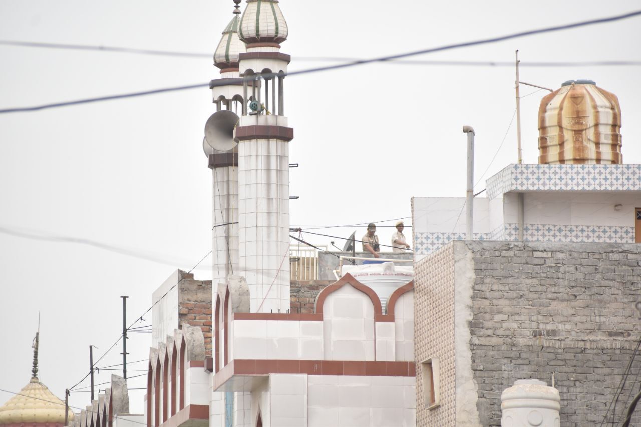 ജഹാംഗീര്‍പുരിയില്‍ വന്‍ പൊലീസ് സന്നാഹം; ചിത്രങ്ങള്‍ കാണാം