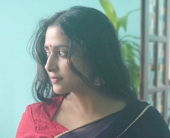 അനൂ... എന്തൊരു ഭംഗിയാണ്; മനംമയക്കുന്ന ലുക്കില്‍ പ്രേക്ഷകരുടെ പ്രിയപ്പെട്ട താരം