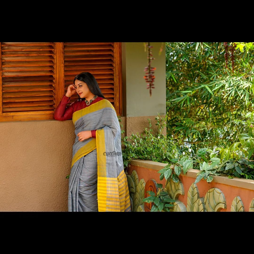 അനൂ... എന്തൊരു ഭംഗിയാണ്; മനംമയക്കുന്ന ലുക്കില്‍ പ്രേക്ഷകരുടെ പ്രിയപ്പെട്ട താരം