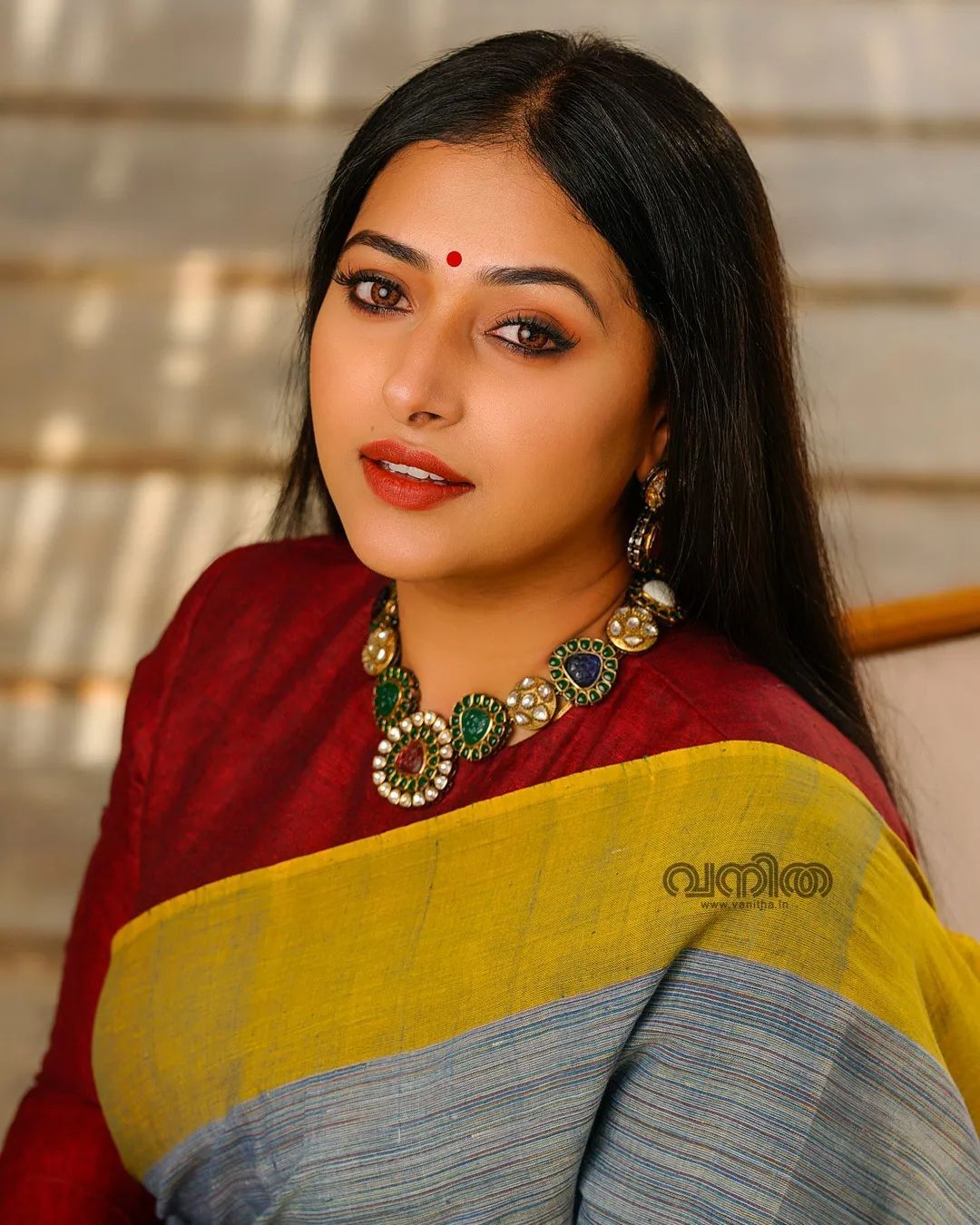 അനൂ... എന്തൊരു ഭംഗിയാണ്; മനംമയക്കുന്ന ലുക്കില്‍ പ്രേക്ഷകരുടെ പ്രിയപ്പെട്ട താരം