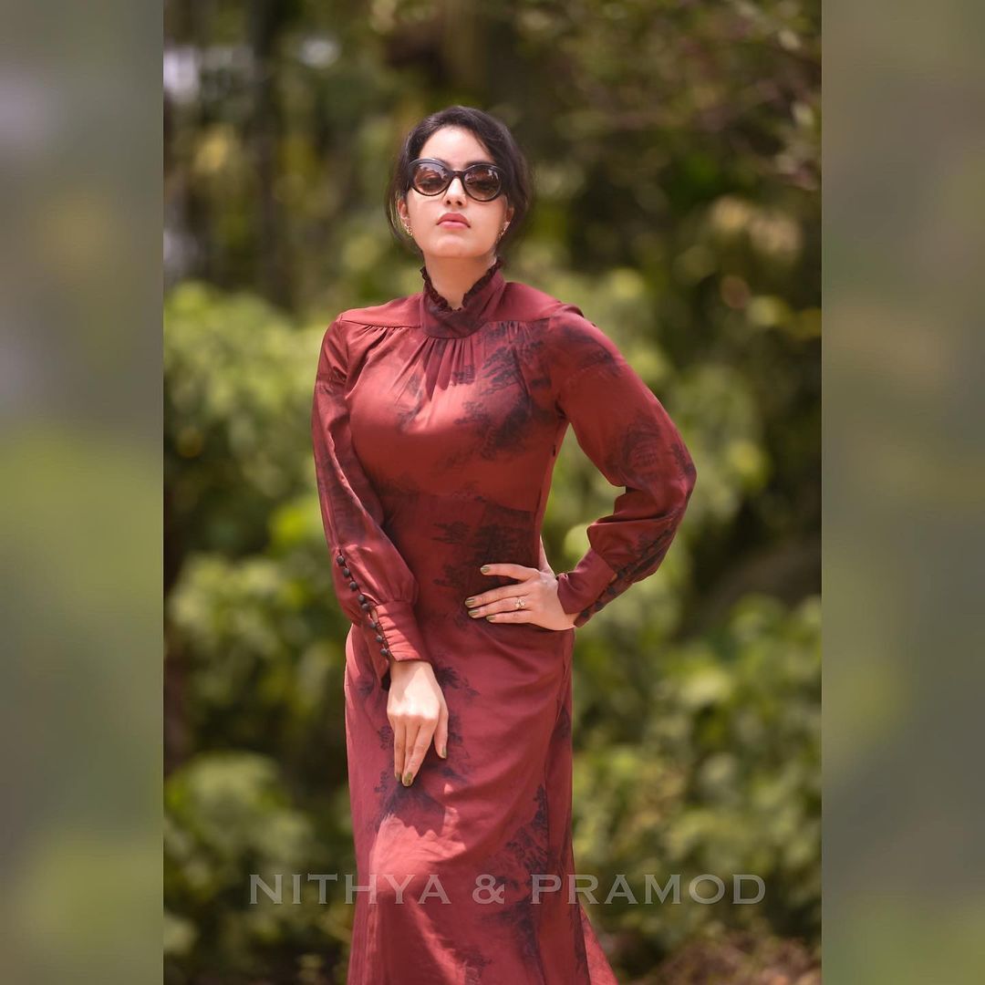 'ബോളിവുഡ് സുന്ദരിമാർ തോറ്റ് പോകും, എന്തൊരു ലുക്കാണിത്...' മാളവിക മേനോന്റെ വൈറൽ ഫോട്ടോകൾ