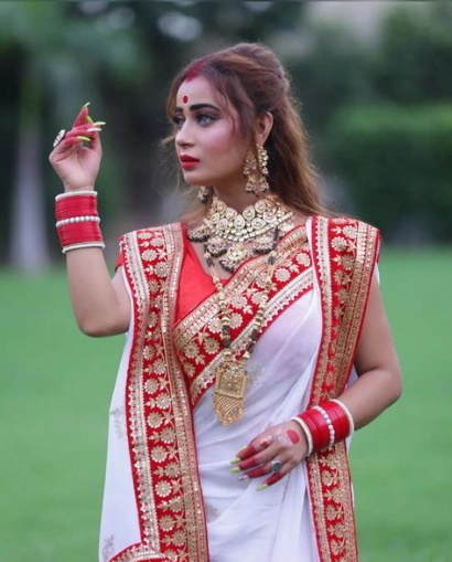  नैना शेट्टी ने कराया स्पोर्ट्स ब्रा में फोटोशूट, नजरें नहीं हटा पाएंगे आप 