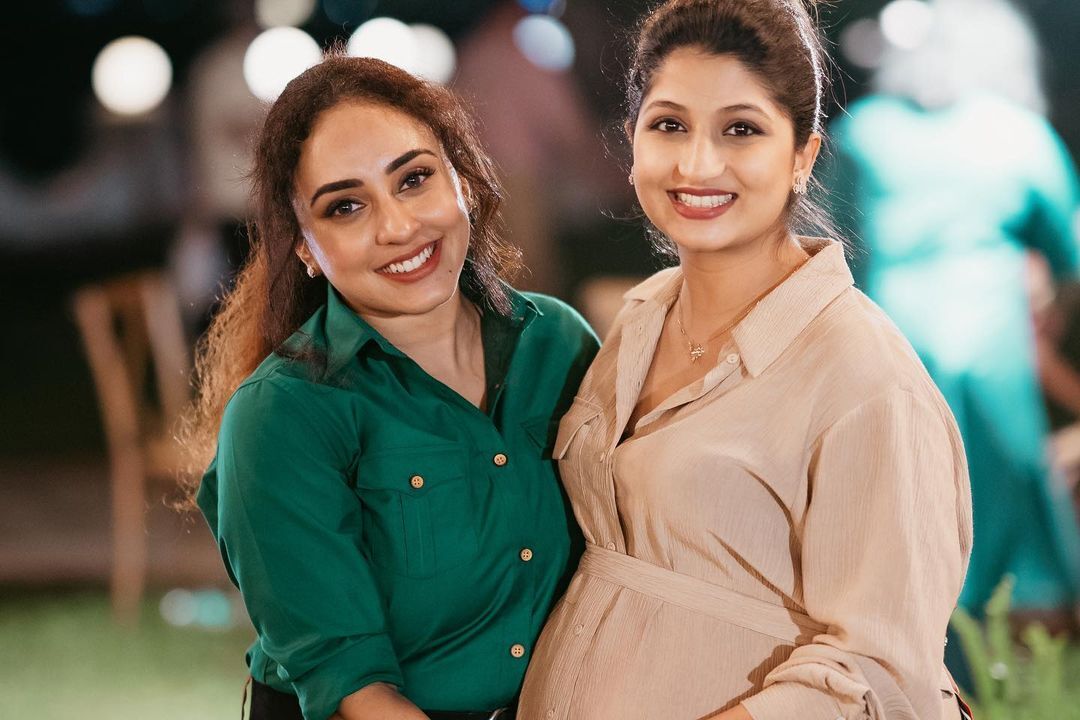 കുഞ്ഞിനൊപ്പം ഹാപ്പിയാണ്;  പേർളി മാണിയുടെ ചിത്രങ്ങളോ ? വൈറൽ ആണ്