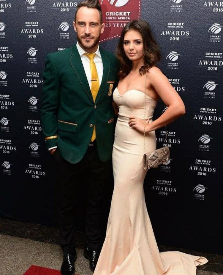 PHOTOS : டாப் 10 கிரிக்கெட் வீரர்களின் அழகிய மனைவிகள்... சுவாரசிய படங்கள்!