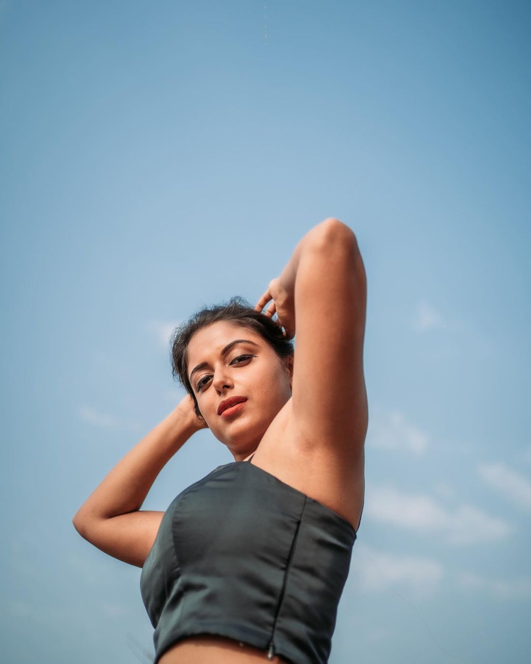 PHOTOS : கருப்பு உடையில் கிறங்கடிக்கும் நடிகை சினேகா பால்... ரசிக்க வைக்கும் லேட்டஸ்ட் படங்கள் இதோ! 