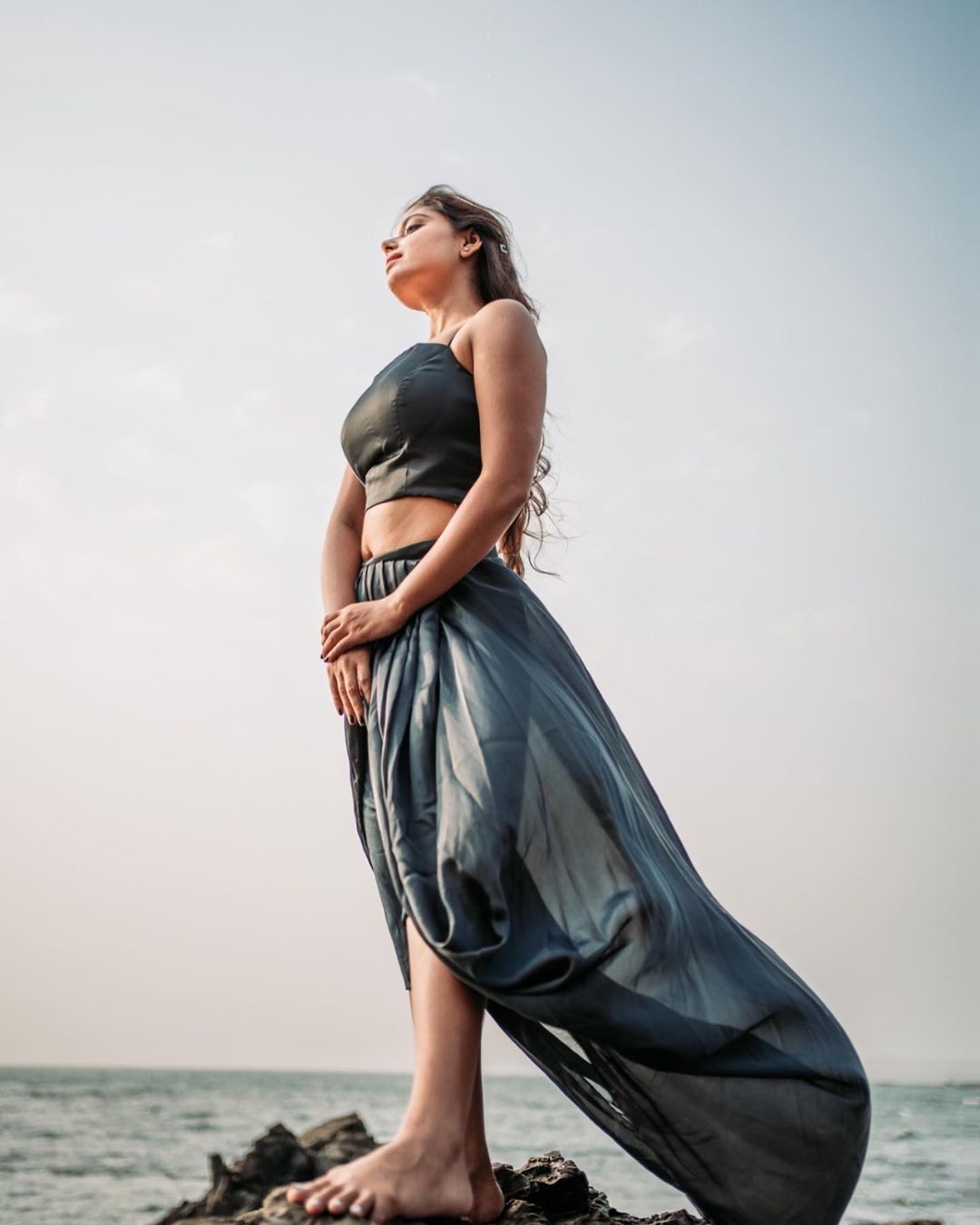 PHOTOS : கருப்பு உடையில் கிறங்கடிக்கும் நடிகை சினேகா பால்... ரசிக்க வைக்கும் லேட்டஸ்ட் படங்கள் இதோ! 