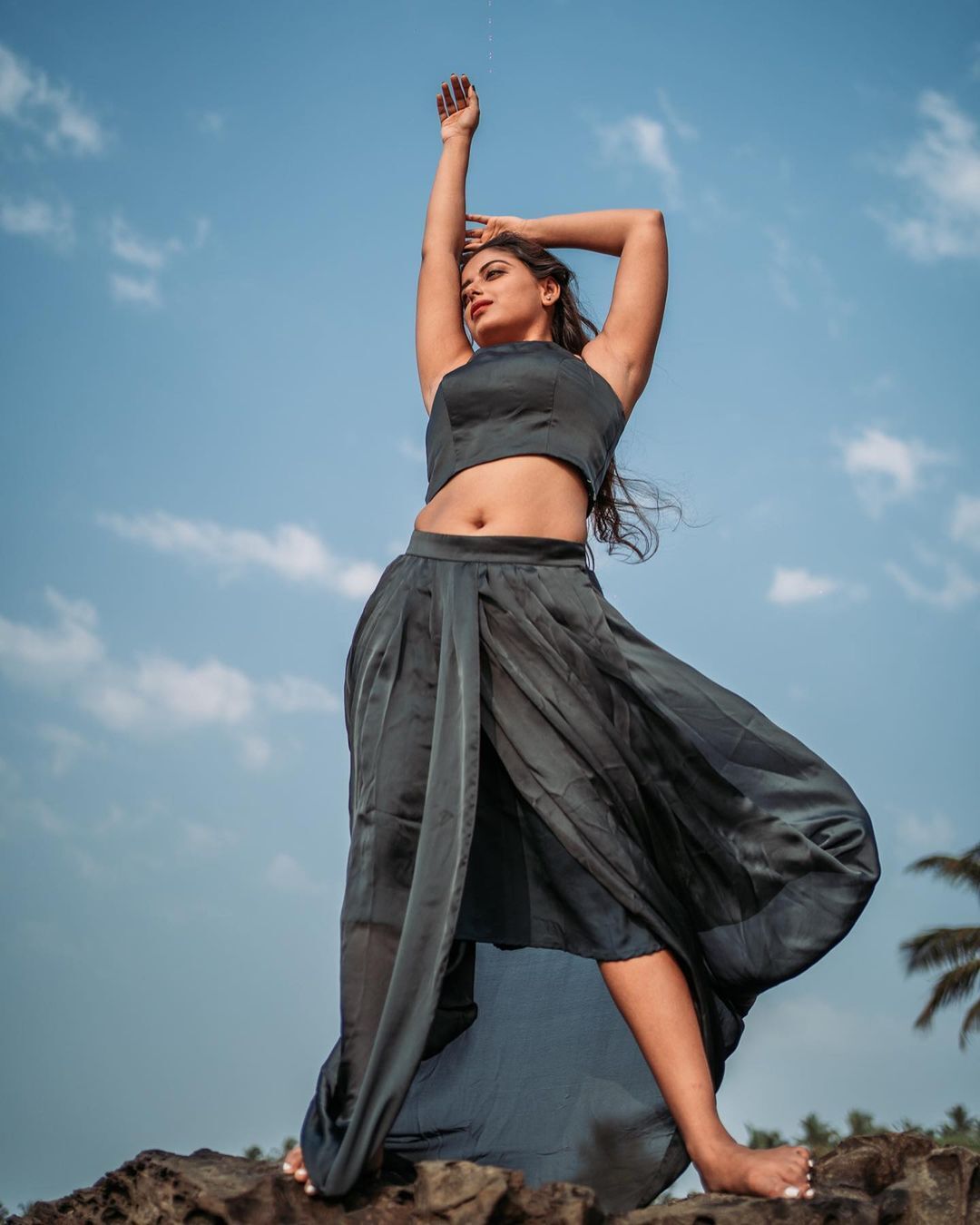 PHOTOS : கருப்பு உடையில் கிறங்கடிக்கும் நடிகை சினேகா பால்... ரசிக்க வைக்கும் லேட்டஸ்ட் படங்கள் இதோ! 