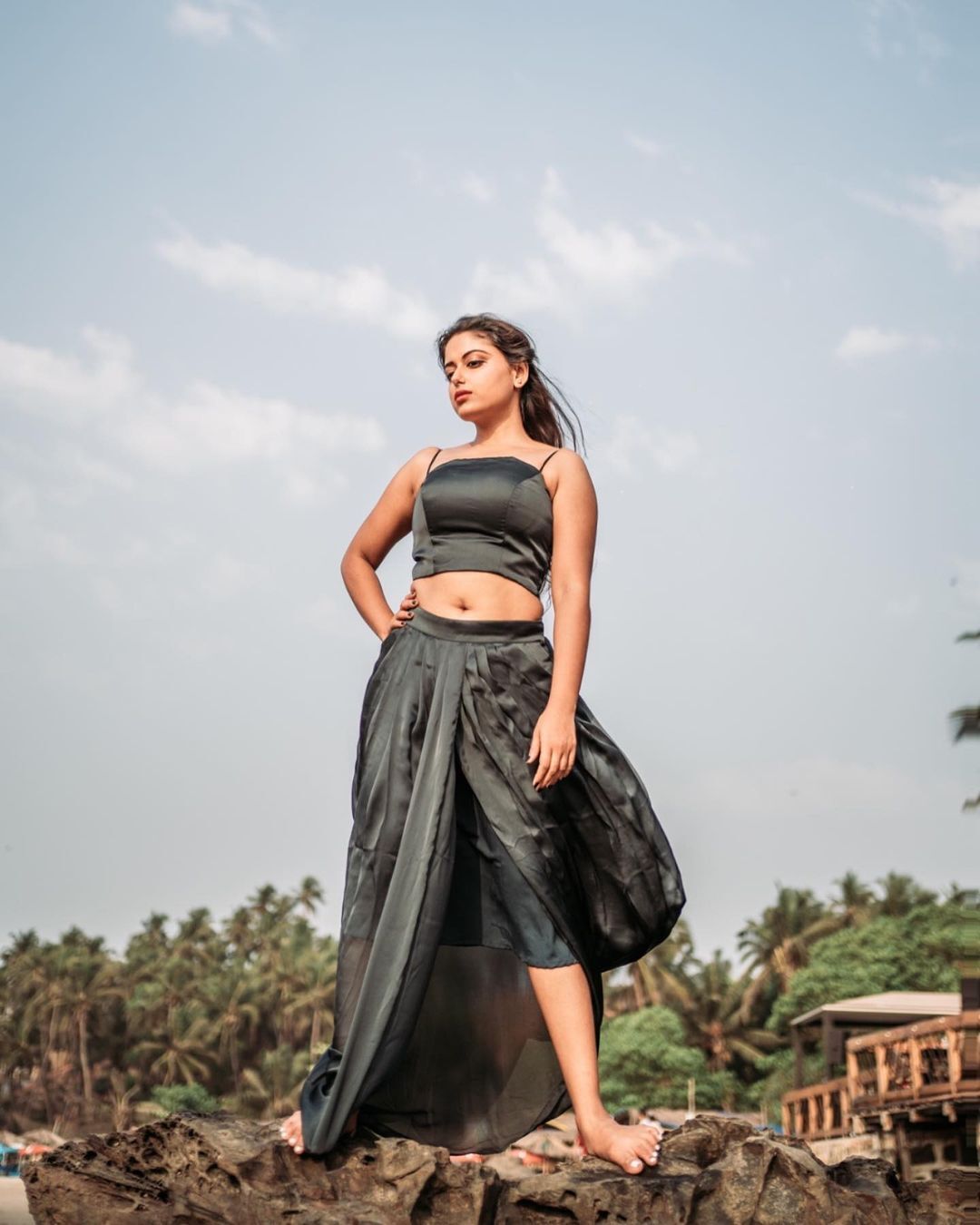 PHOTOS : கருப்பு உடையில் கிறங்கடிக்கும் நடிகை சினேகா பால்... ரசிக்க வைக்கும் லேட்டஸ்ட் படங்கள் இதோ! 