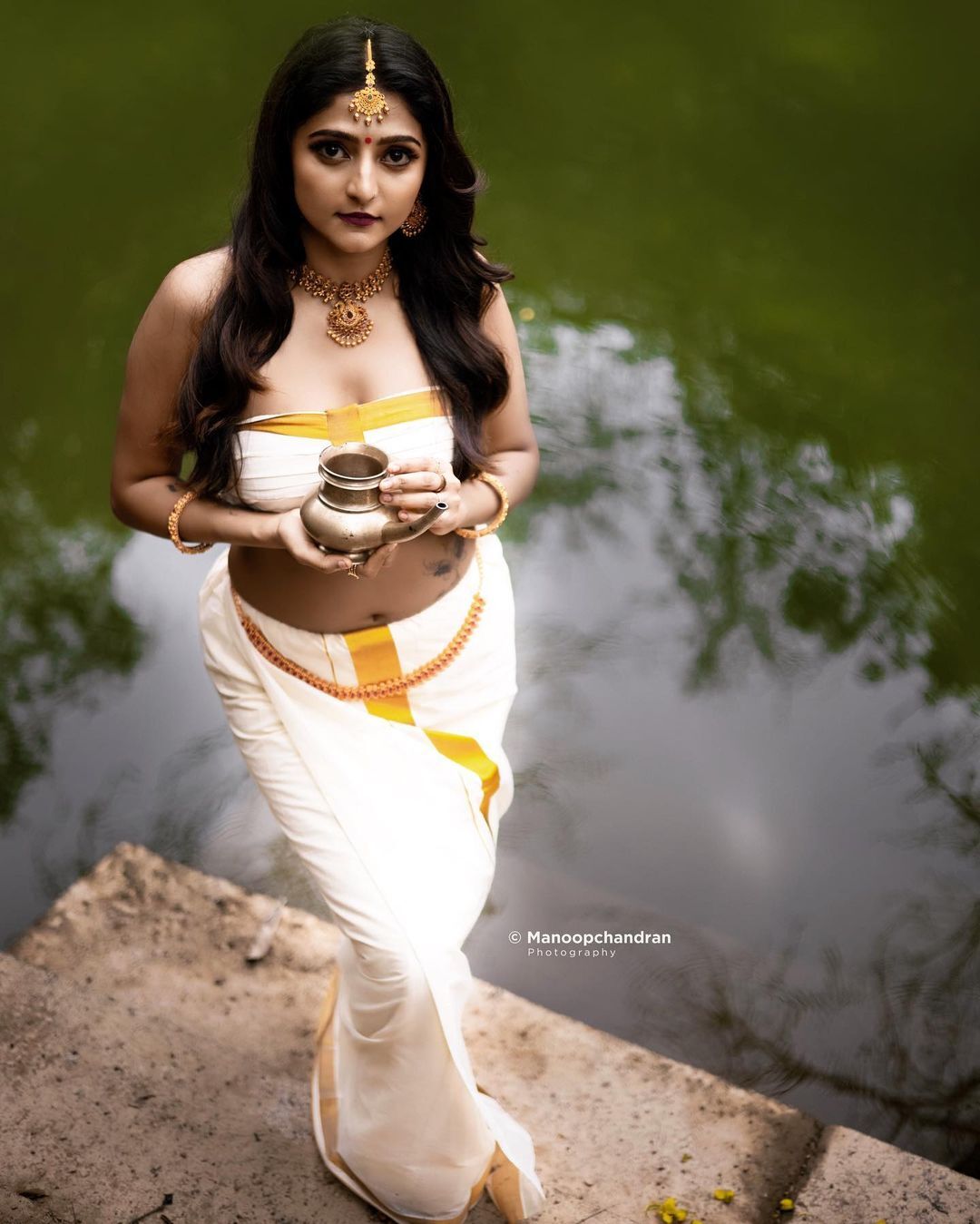 PHOTOS : கேரளா புத்தாண்டு....தெறிக்க விடும் மாடல் அழகிகள்....கலக்கல் புகைப்படங்கள் இங்கே!