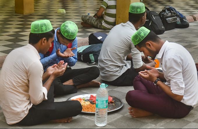 News in Photos (3 April 2022) | Photos of Top News Today - Oneindia Gallery