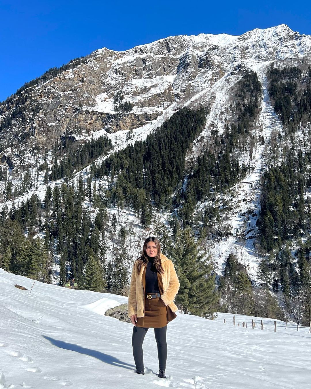 ഗ്ലാമറസ് ലുക്കിൽ സാനിയ ഇയ്യപ്പൻ;  കിടിലൻ ചിത്രങ്ങൾ; ഏറ്റെടുത്ത് ലൈക്ക് അടിച്ച് ആരാധകർ