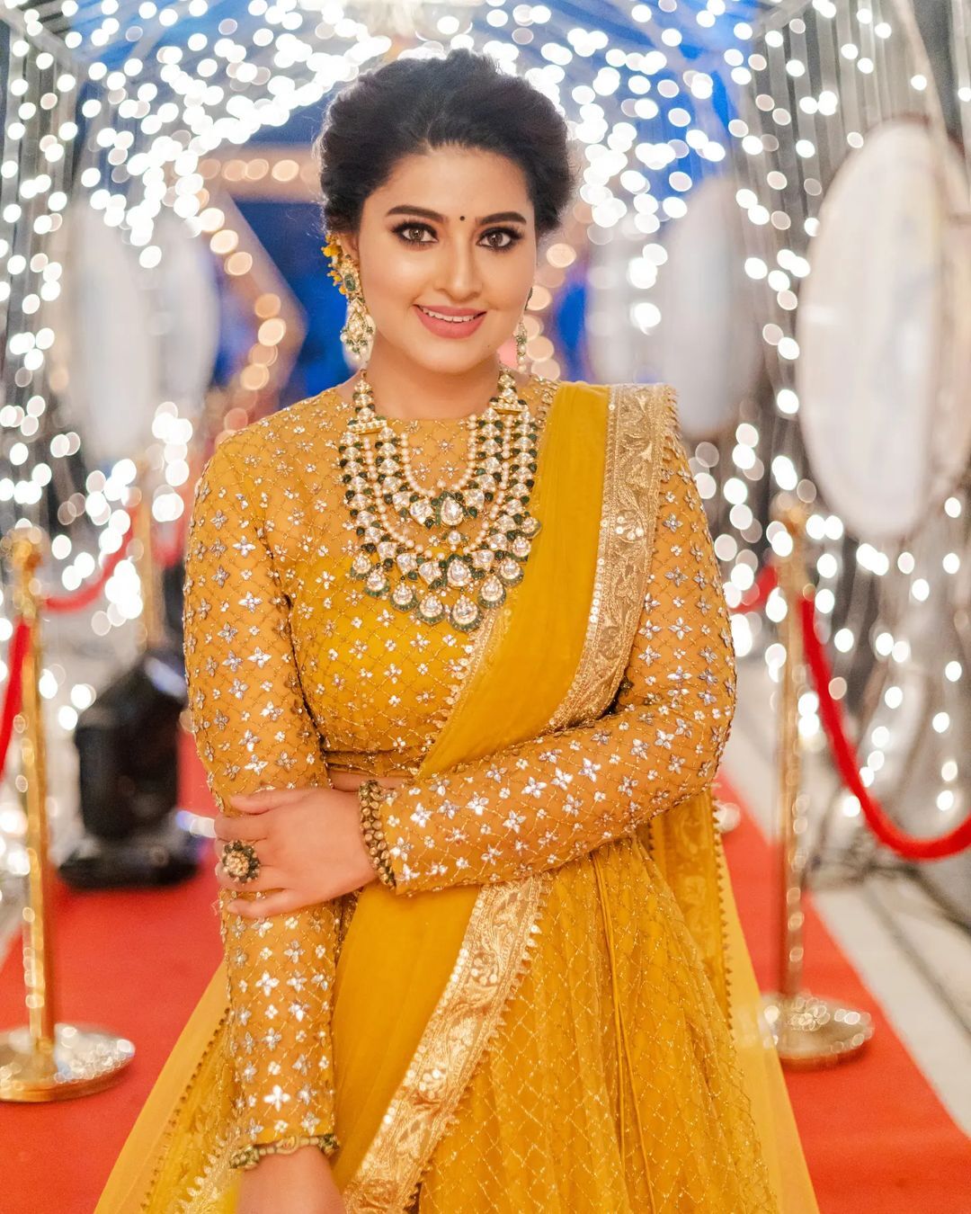 ഇതാര് ദേവസേനയോ; പൊളി ലുക്കിലാണല്ലോയെന്ന് ആരാധകര്‍, സ്‌നേഹയുടെ വൈറല്‍ ചിത്രങ്ങള്‍