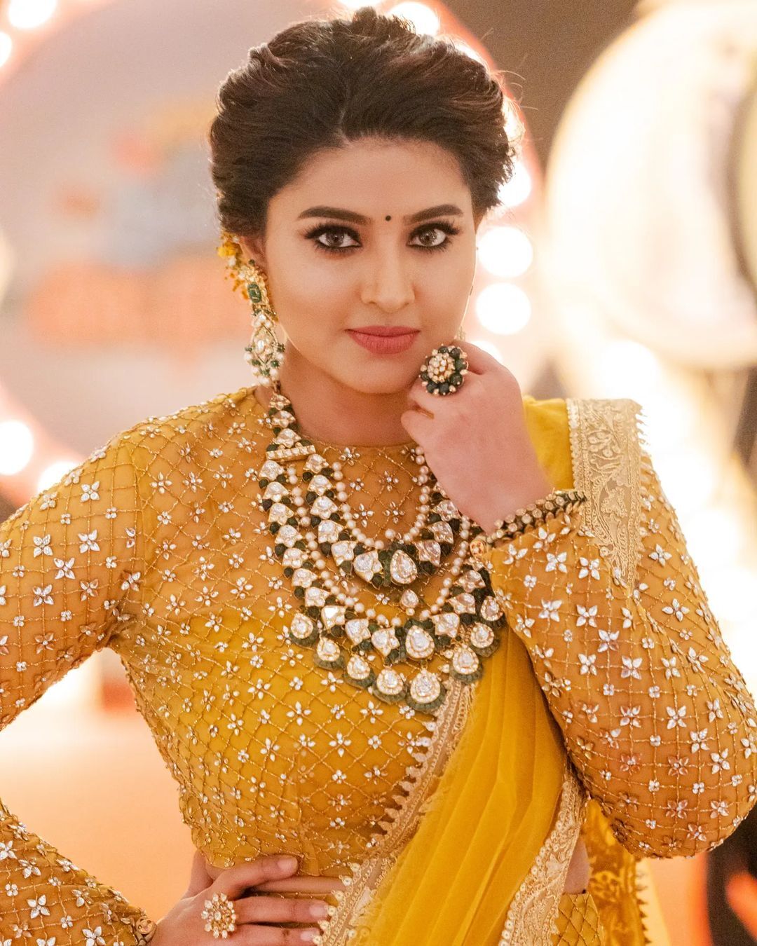 ഇതാര് ദേവസേനയോ; പൊളി ലുക്കിലാണല്ലോയെന്ന് ആരാധകര്‍, സ്‌നേഹയുടെ വൈറല്‍ ചിത്രങ്ങള്‍