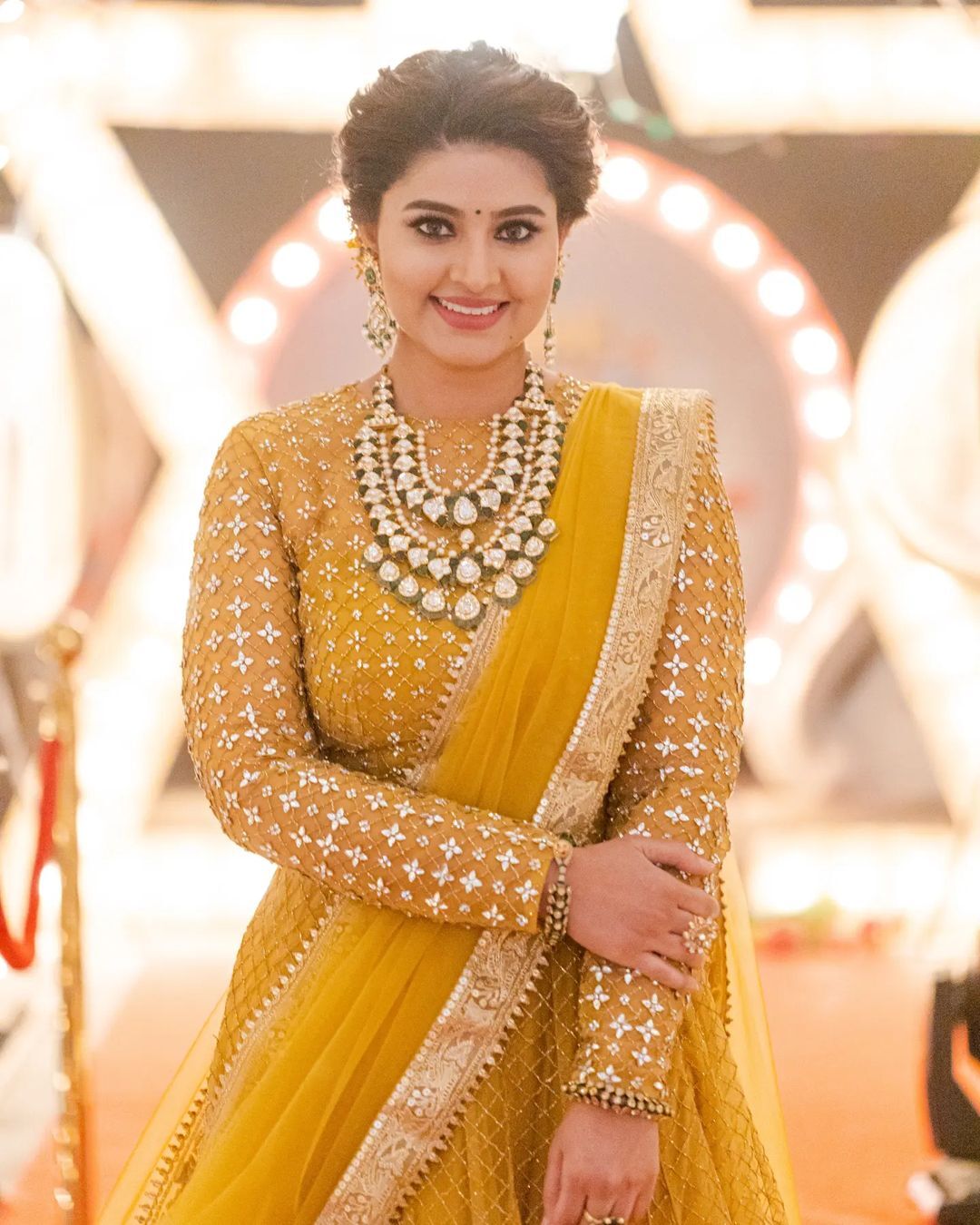 ഇതാര് ദേവസേനയോ; പൊളി ലുക്കിലാണല്ലോയെന്ന് ആരാധകര്‍, സ്‌നേഹയുടെ വൈറല്‍ ചിത്രങ്ങള്‍