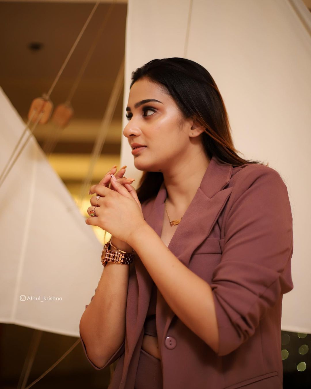 അതിഥി... എന്നും ഓരേ പൊളിയാണ്; പുത്തന്‍ ലുക്ക് ഏറ്റെടുത്ത് സോഷ്യല്‍ മീഡിയ