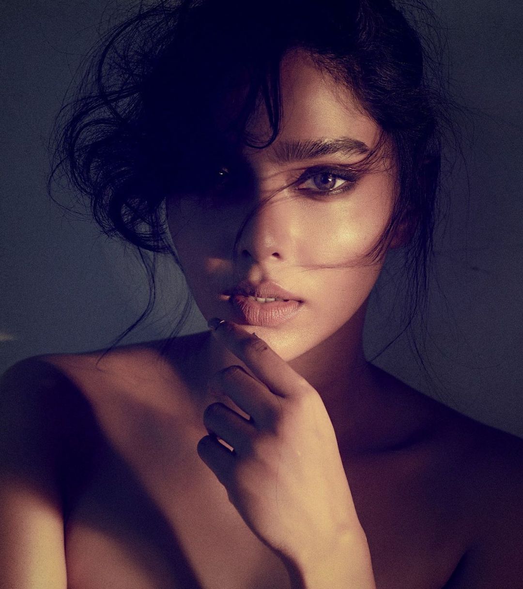  ഞെട്ടിച്ച് ഐശ്വര്യ ലക്ഷ്മി..'ഈ ബ്ലാക്ക് ബ്യൂട്ടി കൊള്ളാമല്ലോ'...വൈറൽ ഫോട്ടോകൾ