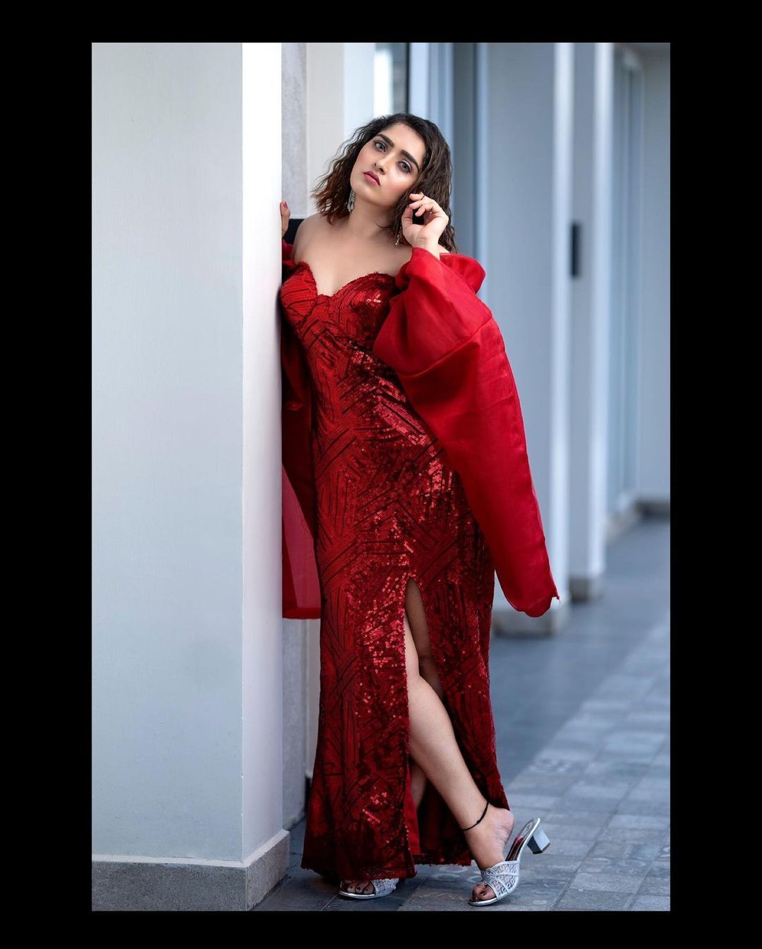 ചെന്താരകം പോല്‍: സൂപ്പർ ഗ്ലാമറസ് സുന്ദരിയായി സനൂഷ- വൈറലായി പുതിയ ചിത്രങ്ങള്‍