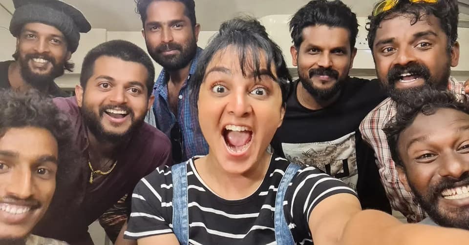   'സനൽ കുമാറിനുള്ള മറുപടിയോ?' കൂട്ടുകാർക്കൊപ്പം മഞ്ജുവിന്റെ കിടിലിൻ സെൽഫികൾ.. വൻ വൈറൽ 