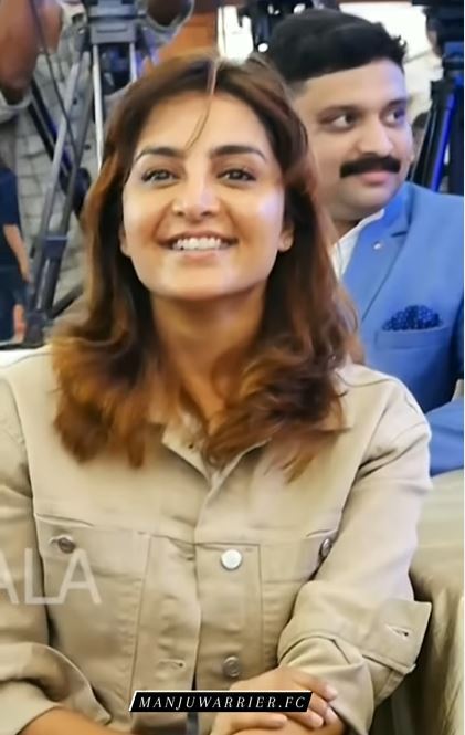 ഇത് താന്‍ ഡാ മഞ്ജു സ്റ്റൈല്‍: വേഷ-ഭാവ പകർച്ചകളുടെ അത്ഭുതം- വൈറലായി ചിത്രങ്ങള്‍