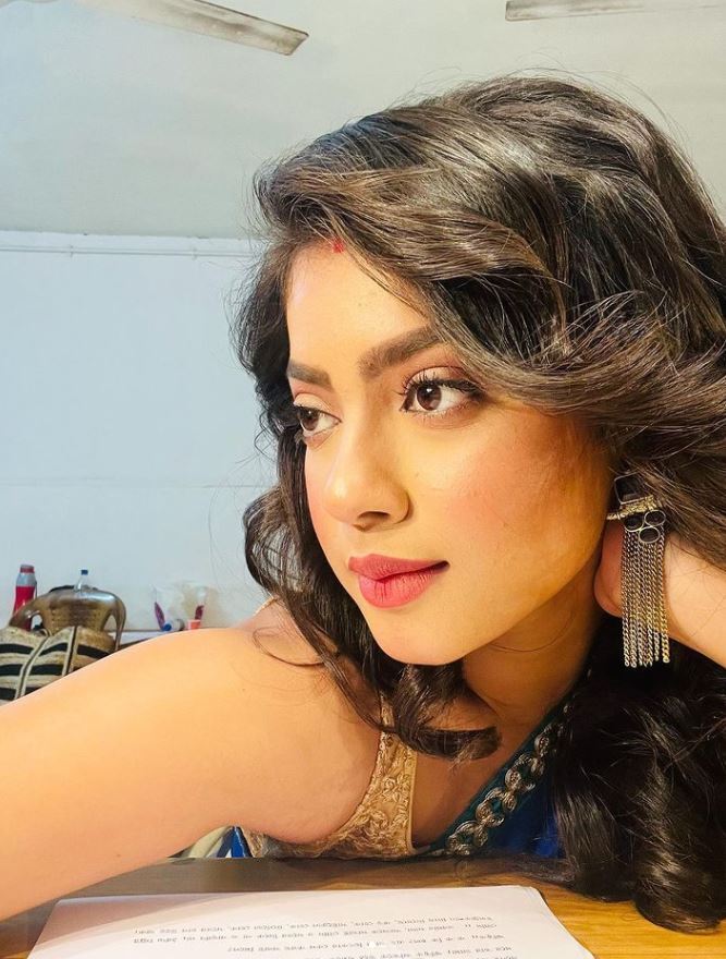 ভক্তদের মনে ঝড় তুলতে পারেন টেলি অভিনেত্রী ঐন্দ্রিলা বোস, দেখুন তাঁর এই ছবিগুলি