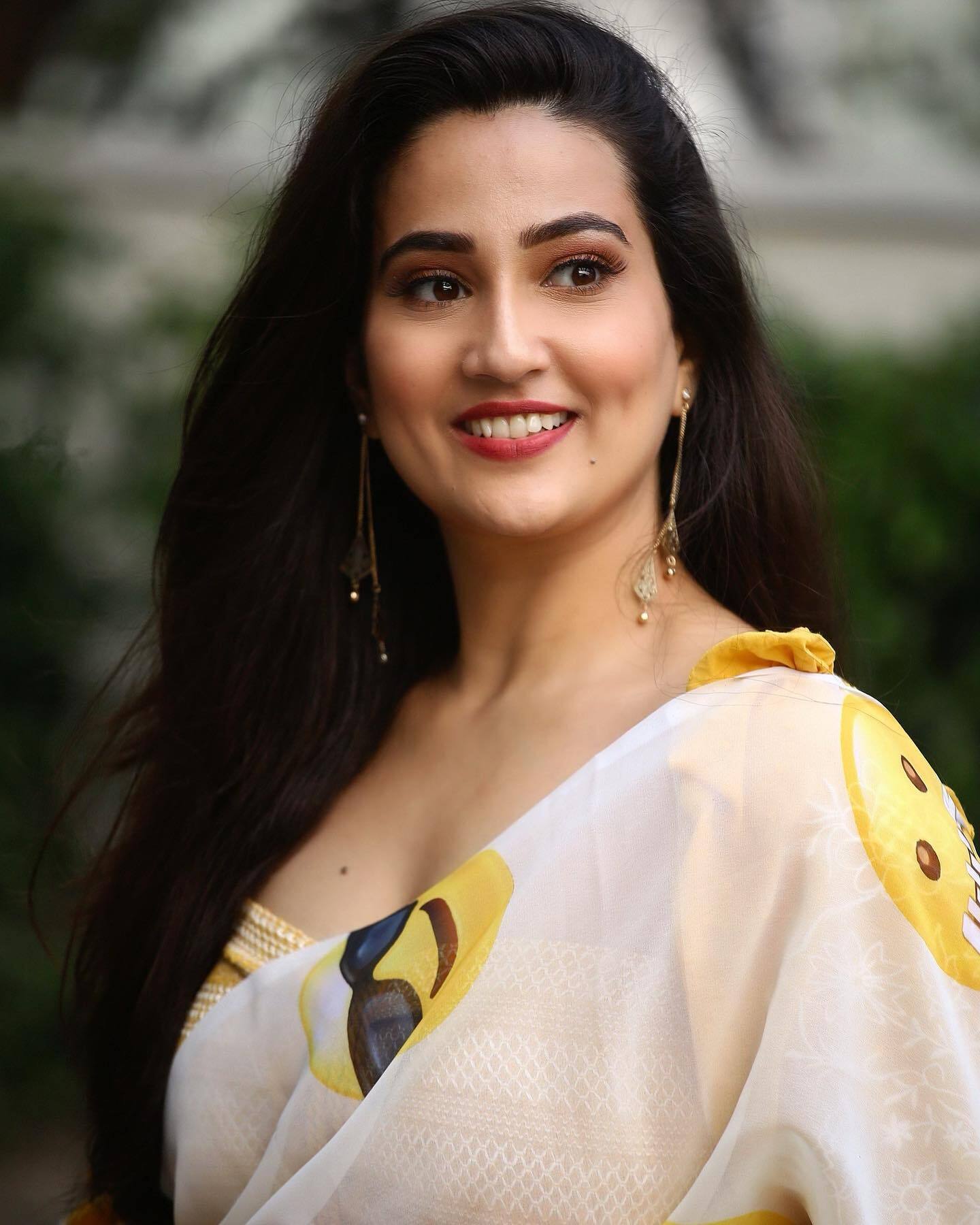 మంజూషాను ఇలా చూస్తే తట్టుకోగలరా..!!