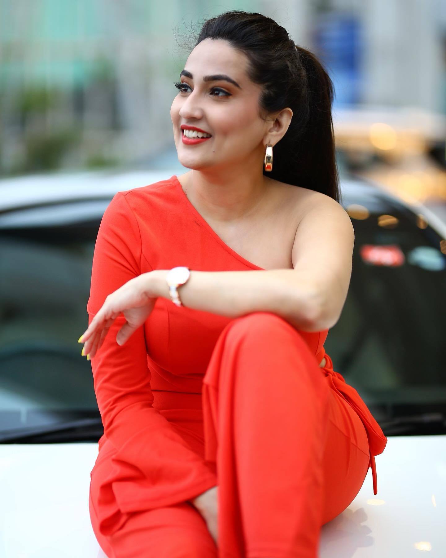 మంజూషాను ఇలా చూస్తే తట్టుకోగలరా..!!