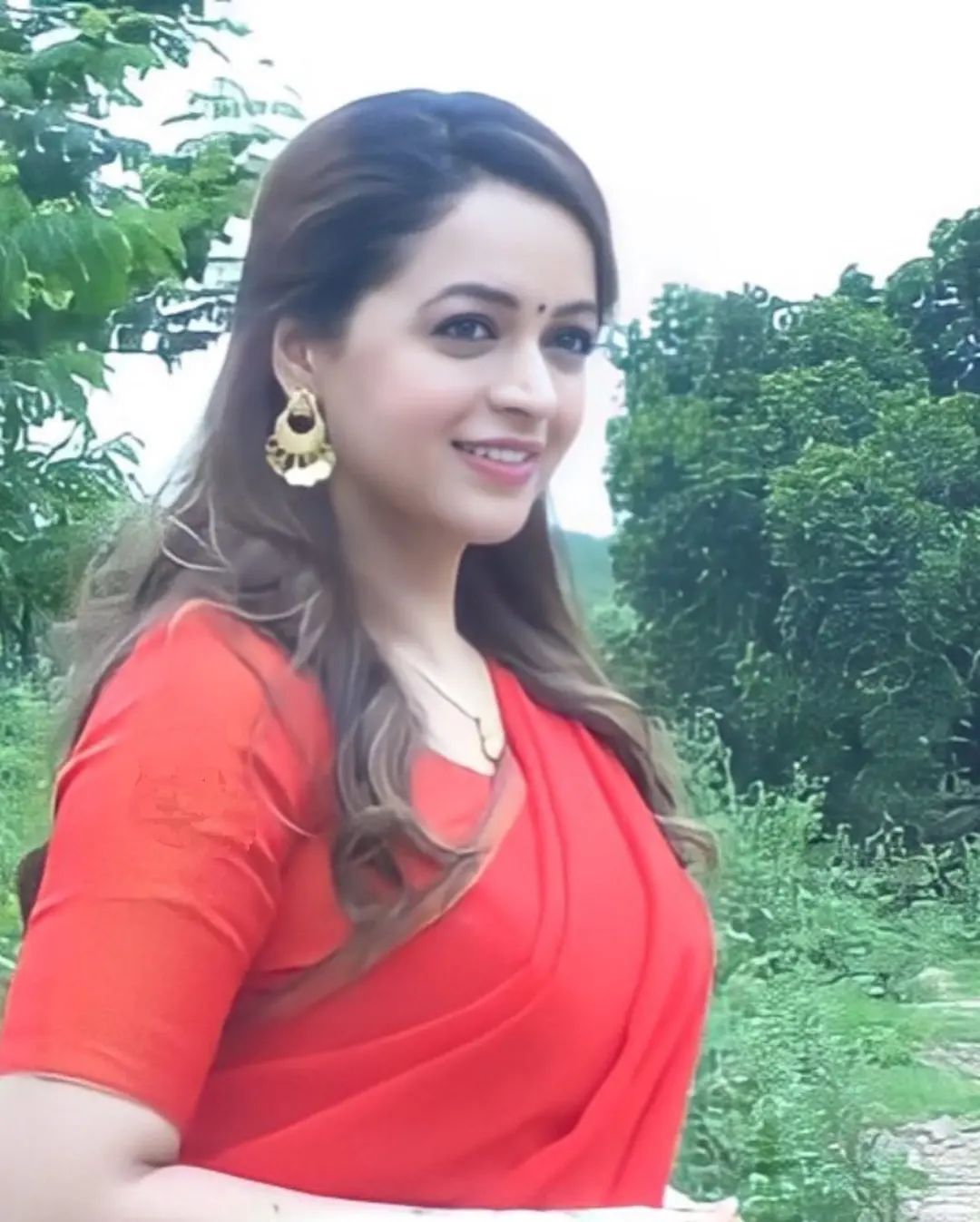  'ഭാവന ഏത് വസ്ത്രം ധരിച്ചാലും ഒരേ പൊളിയാണ്'; ദേ ഈ ചുവന്ന ധാവണി ലുക്ക് നോക്കിയേ......വൈറൽ  