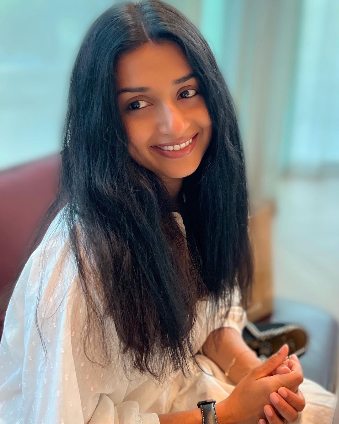  'മീരാ ജാസ്മിൻ..റിയലി ഹോട്ട്...അഴക് പിന്നെ പറയേണ്ടല്ലോ'.. പച്ച ഗൗണിൽ താരം..വൈറലായി  പുതിയ ഫോട്ടോകൾ