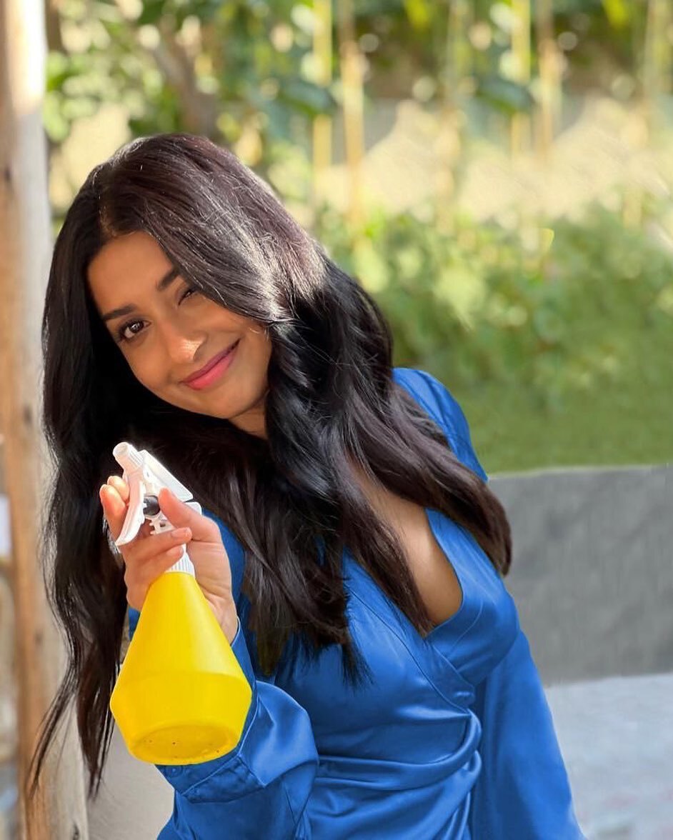  'മീരാ ജാസ്മിൻ..റിയലി ഹോട്ട്...അഴക് പിന്നെ പറയേണ്ടല്ലോ'.. പച്ച ഗൗണിൽ താരം..വൈറലായി  പുതിയ ഫോട്ടോകൾ