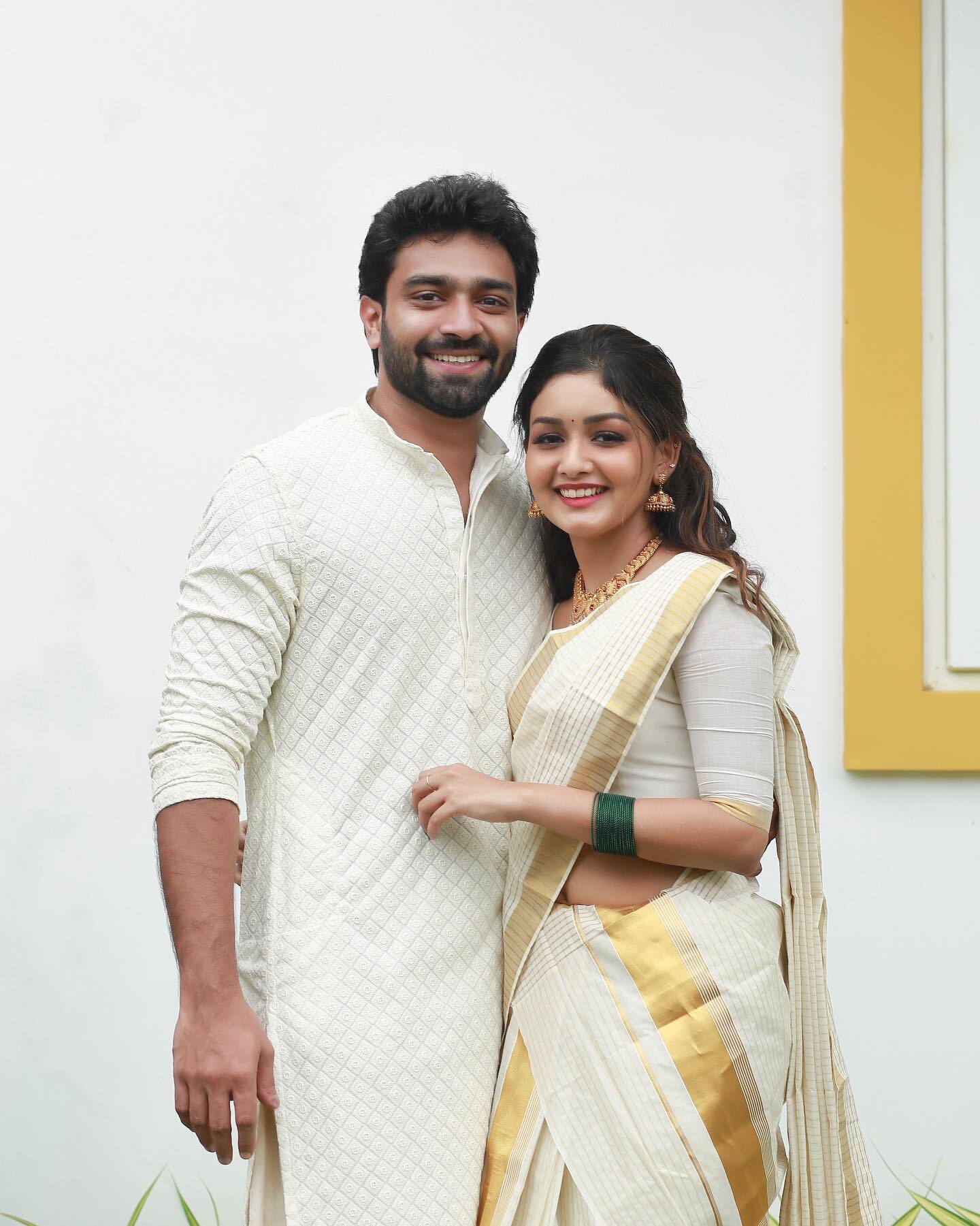 പത്തുവര്‍ഷം നീണ്ട പ്രണയം; മധുരം ഇരട്ടിയാക്കി മിഥുന്‍ മുരളിയുടെ വിവാഹം... ചിത്രങ്ങള്‍ കാണാം