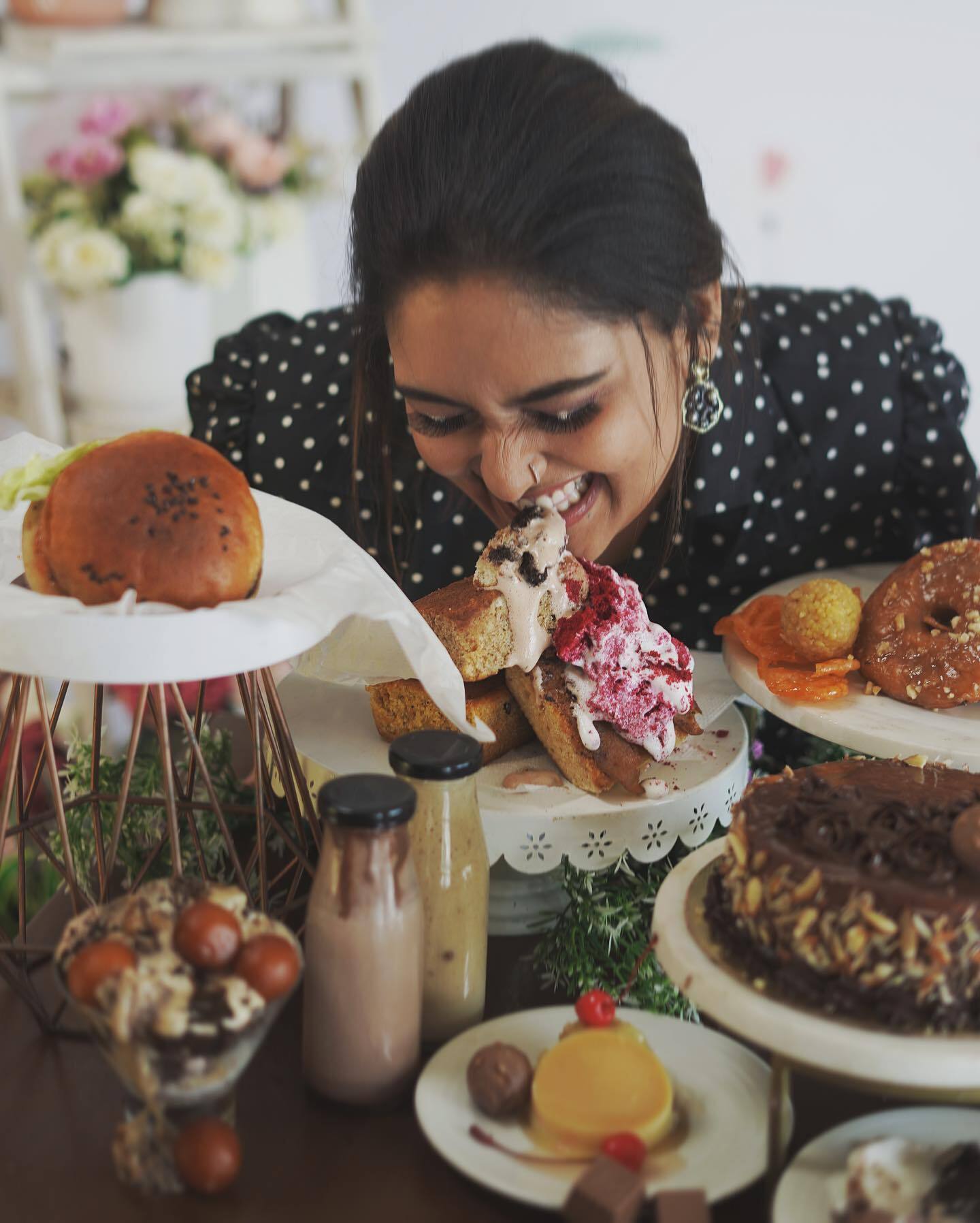 ഗ്ലാമര്‍ ലുക്കില്‍ തിളങ്ങി പ്രയാഗ മാര്‍ട്ടിന്‍; നടിയുടെ ചിത്രങ്ങള്‍ വൈറല്‍