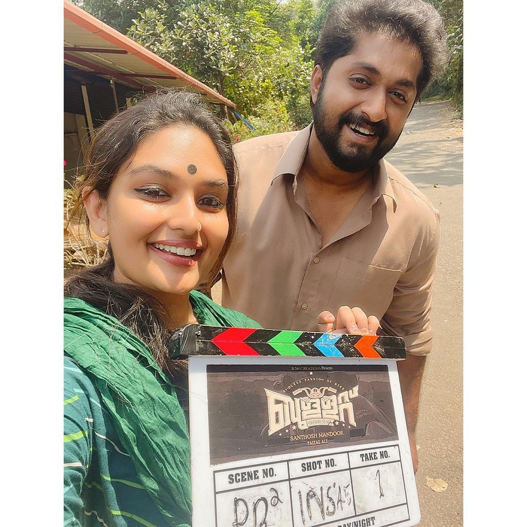 ഗ്ലാമര്‍ ലുക്കില്‍ തിളങ്ങി പ്രയാഗ മാര്‍ട്ടിന്‍; നടിയുടെ ചിത്രങ്ങള്‍ വൈറല്‍