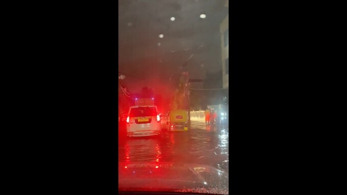   ബെംഗളൂരുവിൽ കനത്ത മഴ; വെള്ളത്തിൽ മുങ്ങി നഗരം..ചിത്രങ്ങൾ കാണാം