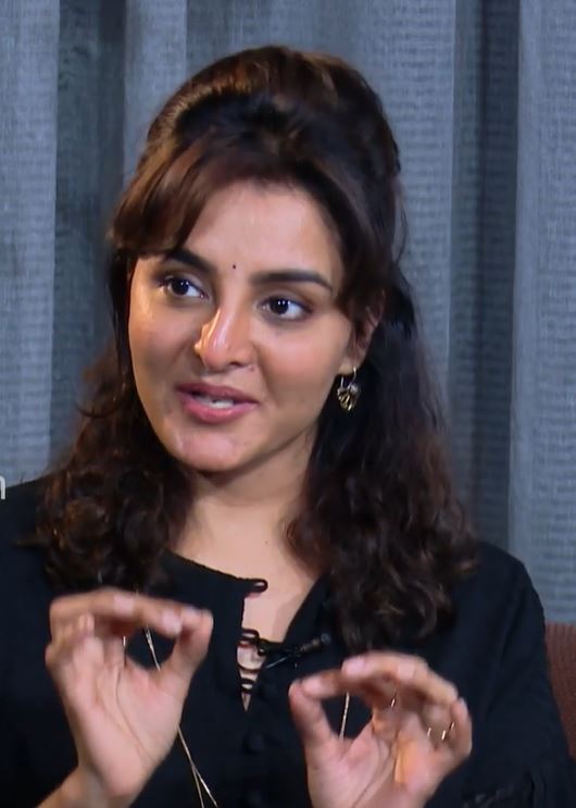 ഇതാണ് ശരിക്കും 'ജില്‍ ജില്‍' മഞ്ജു ചേച്ചി: പുത്തന്‍ ലുക്കില്‍ വൈറലായി മഞ്ജു വാര്യർ