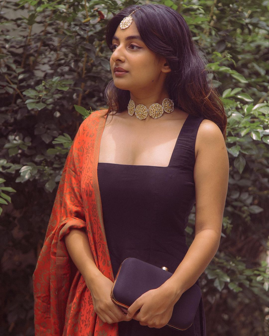 ഒരു രക്ഷയും ഇല്ലെന്ന് പറഞ്ഞാല്‍ ഒരു രക്ഷയുമില്ലാത്ത ചിരി: മനം നിറഞ്ഞ് എസ്തർ, വൈറല്‍ ചിത്രങ്ങല്‍