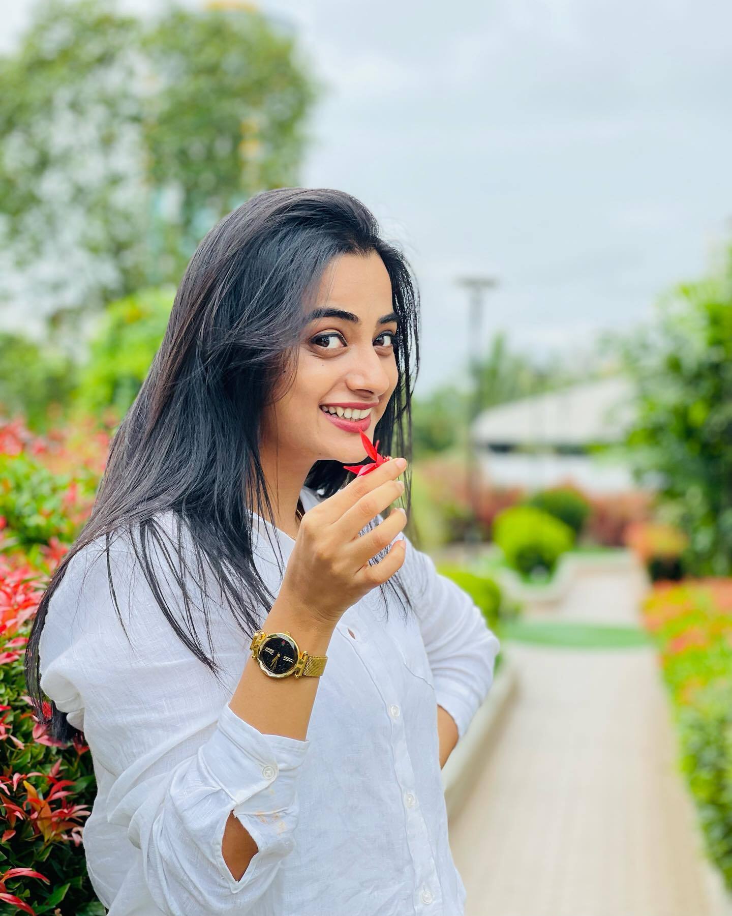 ഇതെന്ത് ചിരിയാണ് നമിത പ്രമോദ്?... കൈയ്യടിച്ച് ആരാധകര്‍, നടിയുടെ വൈറല്‍ ചിത്രങ്ങള്‍