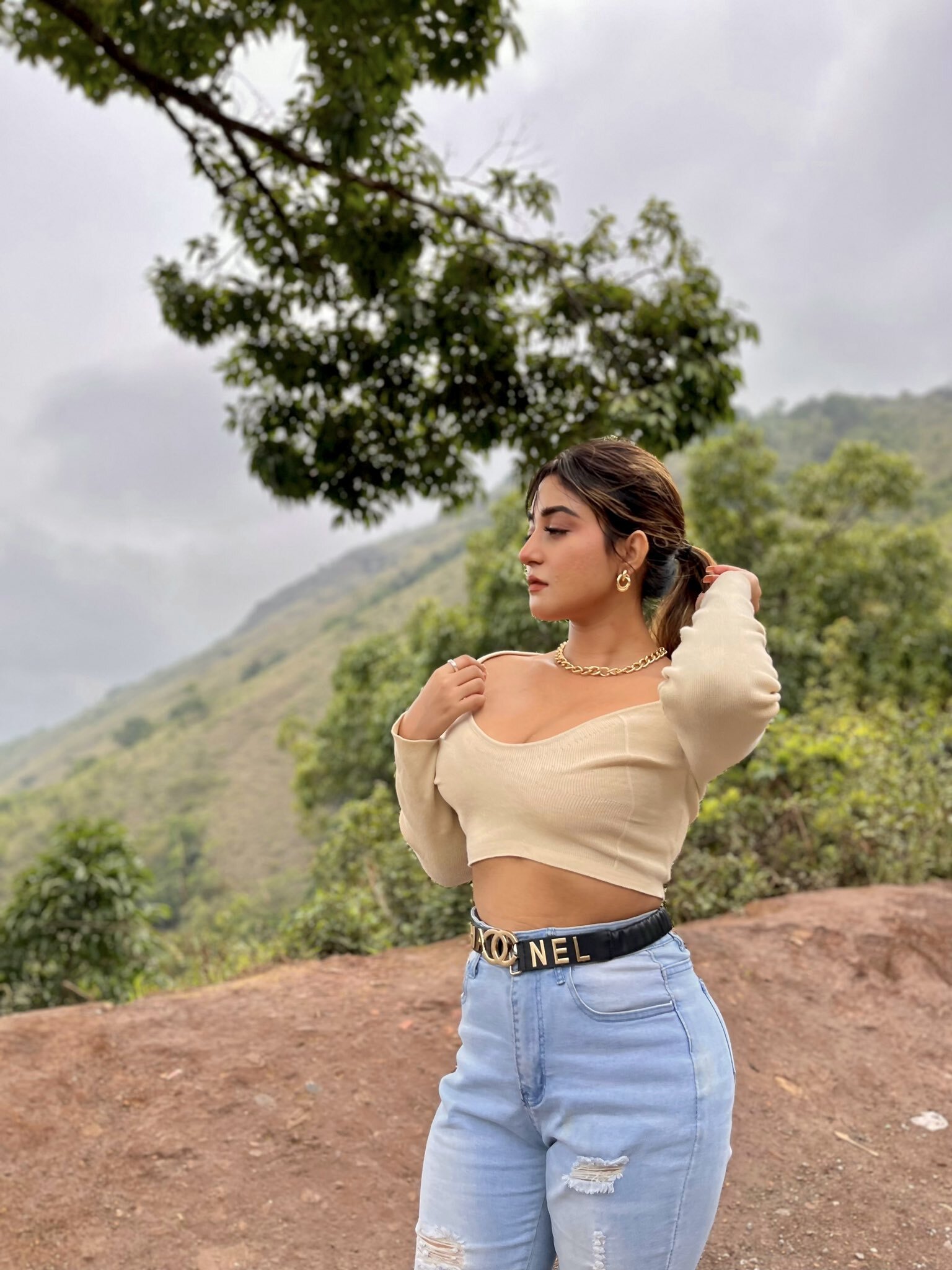ఈనా దత్త: తేనె కళ్లతో.. మత్తెక్కించేలా (ఫొటోలు)