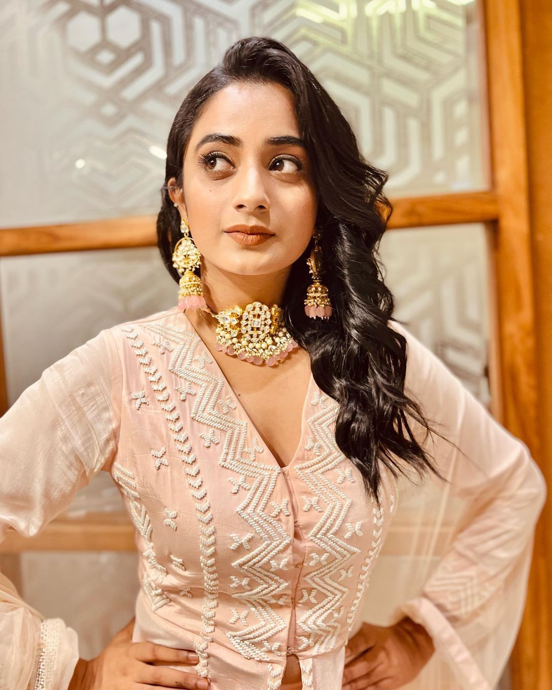 വന്‍ ലുക്കായല്ലോ.. പൊളി തന്നെ: വൈറലായി നമിത പ്രമോദിന്റെ പുതിയ ചിത്രങ്ങള്‍