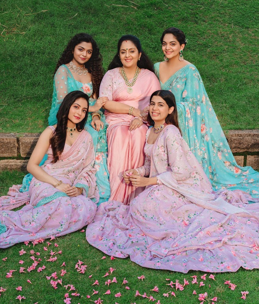 സ്റ്റൈല്‍ ഐക്കണ്‍ തന്നെ!! നടി അഹാന കൃഷ്ണയുടെ പുതിയ ചിത്രങ്ങള്‍ ഏറ്റെടുത്ത് ആരാധകര്‍